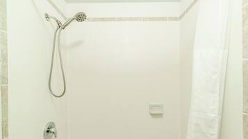 Camera, 1 letto king, non fumatori | Bagno | Asciugamani