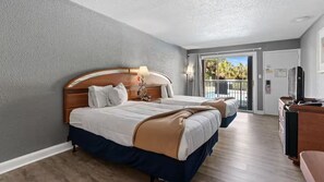 2 Queen Beds Water Park View | Free WiFi, bed sheets