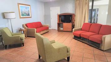 Departamento, 4 habitaciones, vista al resort | 1 habitación, wifi gratis y ropa de cama
