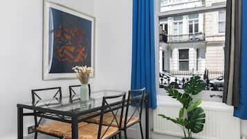 تناول الطعام