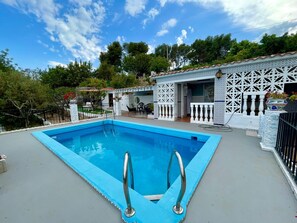 Pool - Villa in the mountains with swimming pools, 30 mins to Cuitat Valencia (Unknown)