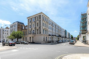 Third-party on-site parking