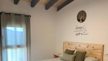 3 soverom, strykejern/-brett, wi-fi og sengetøy