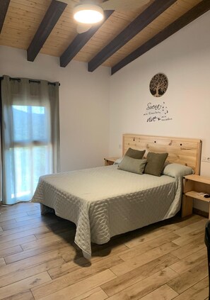 3 dormitorios, tabla de planchar con plancha, wifi y ropa de cama