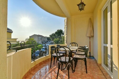 Apartment RuzicaCharming 1-bedroom apartment with Sveti Stefan