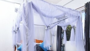 Leilighet – standard, balkong, bassengutsikt | Blendingsgardiner, strykejern/-brett og wi-fi (inkludert)
