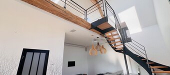 Grange aménagée avec superbe vue sur canal