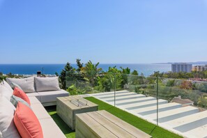 Terrace/patio - Modern Sea View Villa Benalmadena (Benalmádena)