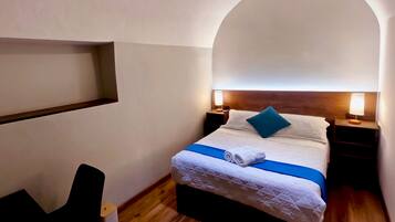 Standard Room | Laptop workspace, free WiFi