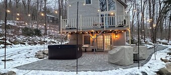 Mountain Paradise 4BR Hot Tub Pool 10min Mt Snow