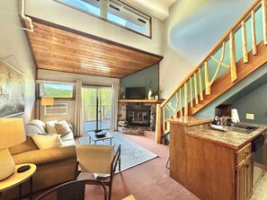 Smart TV, fireplace, ping pong