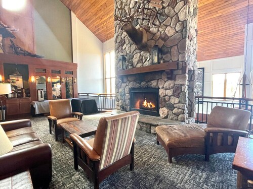 Mountainside Ski-In/Ski-Out | Pool & Hot Tub