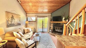 Smart TV, fireplace, ping pong