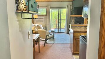 Smart TV, fireplace, table tennis