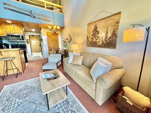 Smart TV, fireplace, ping pong