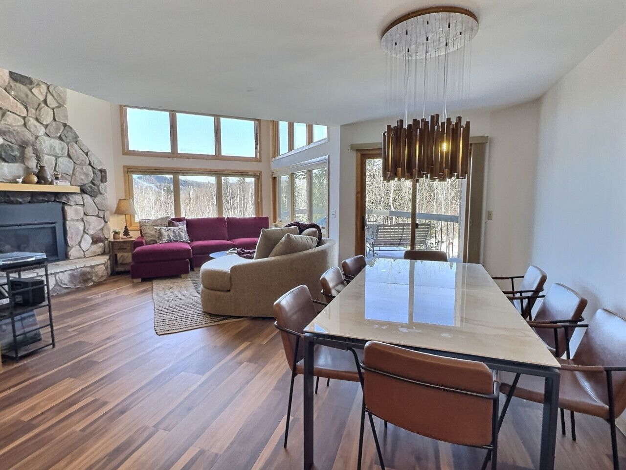 Smart TV, fireplace, table tennis, music library