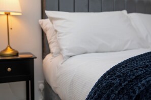 Deluxe Apartment, 1 Double Bed with Sofa bed, Non Smoking | Laptop workspace, iron/ironing board, free WiFi - Bushrah House  (Nottingham)
