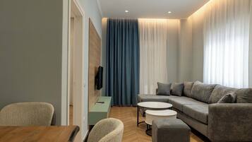 Apartment | Desk, free WiFi, bed sheets
