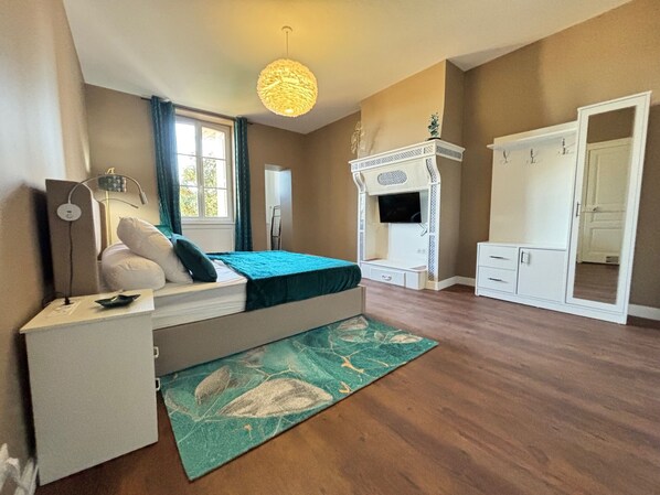 1 bedroom, desk, iron/ironing board, free WiFi