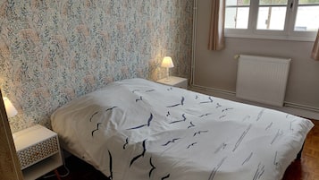 2 chambres, fer et planche à repasser, lit parapluie, Wi-Fi gratuit