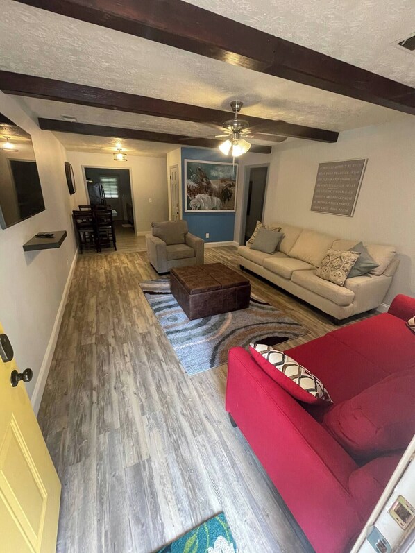 Living area - Marietta Square TownHome (Marietta)