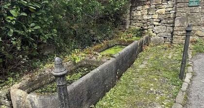 Hiker’s Eyam Hideout