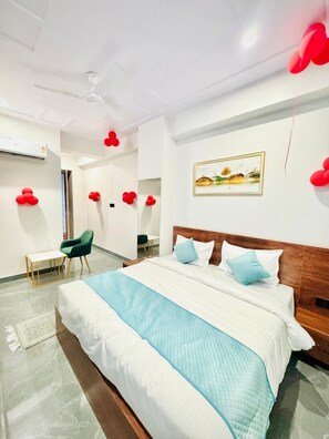 Kamar Double Klasik, pemandangan kebun | Meja kerja, ruang kerja ramah laptop, dan Wi-Fi gratis