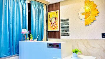 書桌、手提電腦工作空間、免費 Wi-Fi