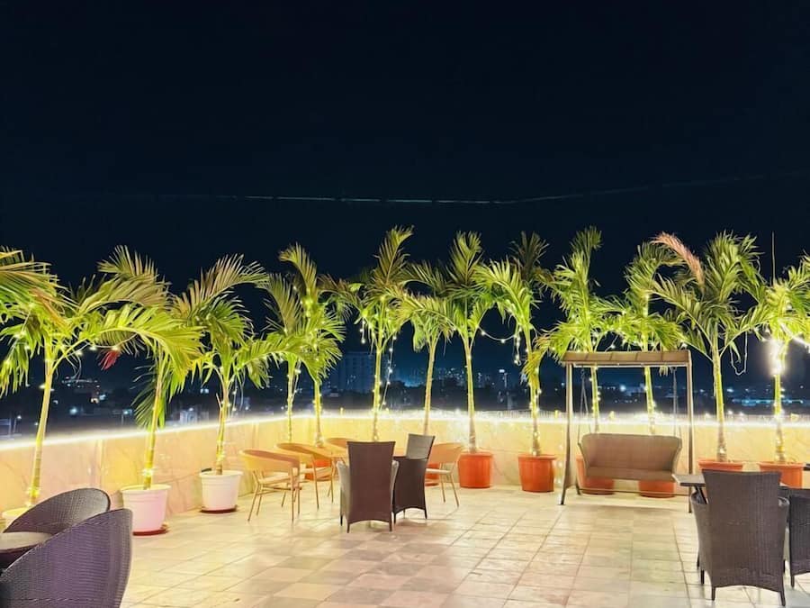 Desk, laptop workspace, free WiFi