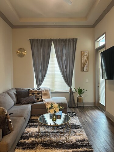 Chic apartment in gorgeous Atlanta with WiFi, fitness room