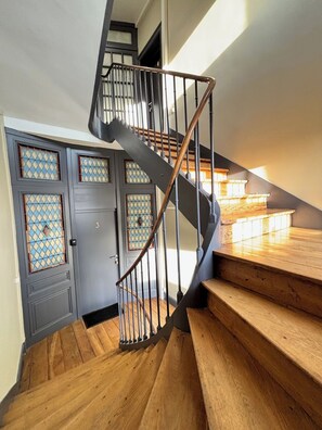 Interior - Appart 6, Attractive air-conditioned apartment on the 3rd and top floor of a beautiful building (Limoges)