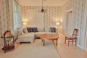 Living area - The Terwa Historical kartano offers accommodation for up to 20 people. (Kanta-Häme)