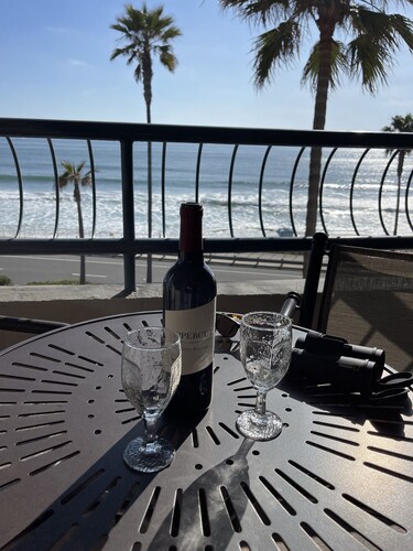 Spacious Ocean View  1-bedroom, kitchen, resort with WiFi, AC in lovely Carlsbad