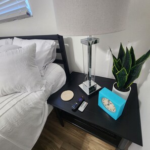 2 habitaciones, tabla de planchar con plancha, wifi y ropa de cama