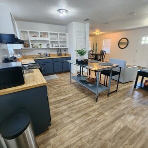 Microwave, oven, stovetop, dishwasher