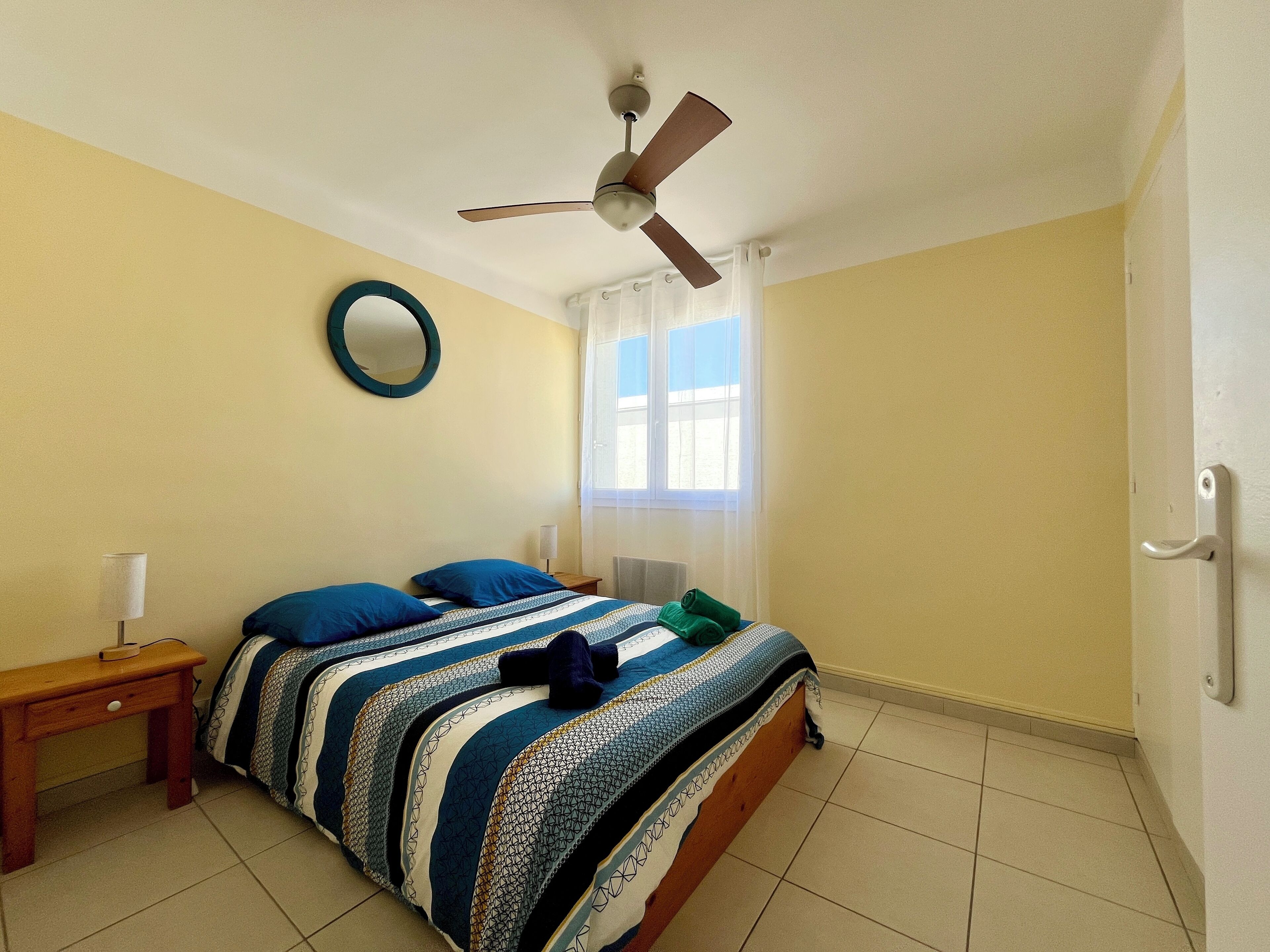 2 chambres, fer et planche à repasser, lit parapluie, Wi-Fi gratuit