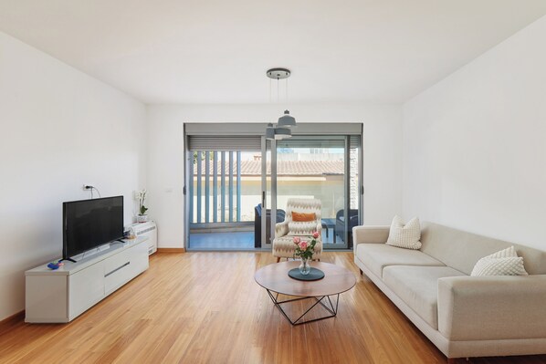 Comfort Apartment, Partial Sea View | Living room - Casa Nest Tivat (Tivat)