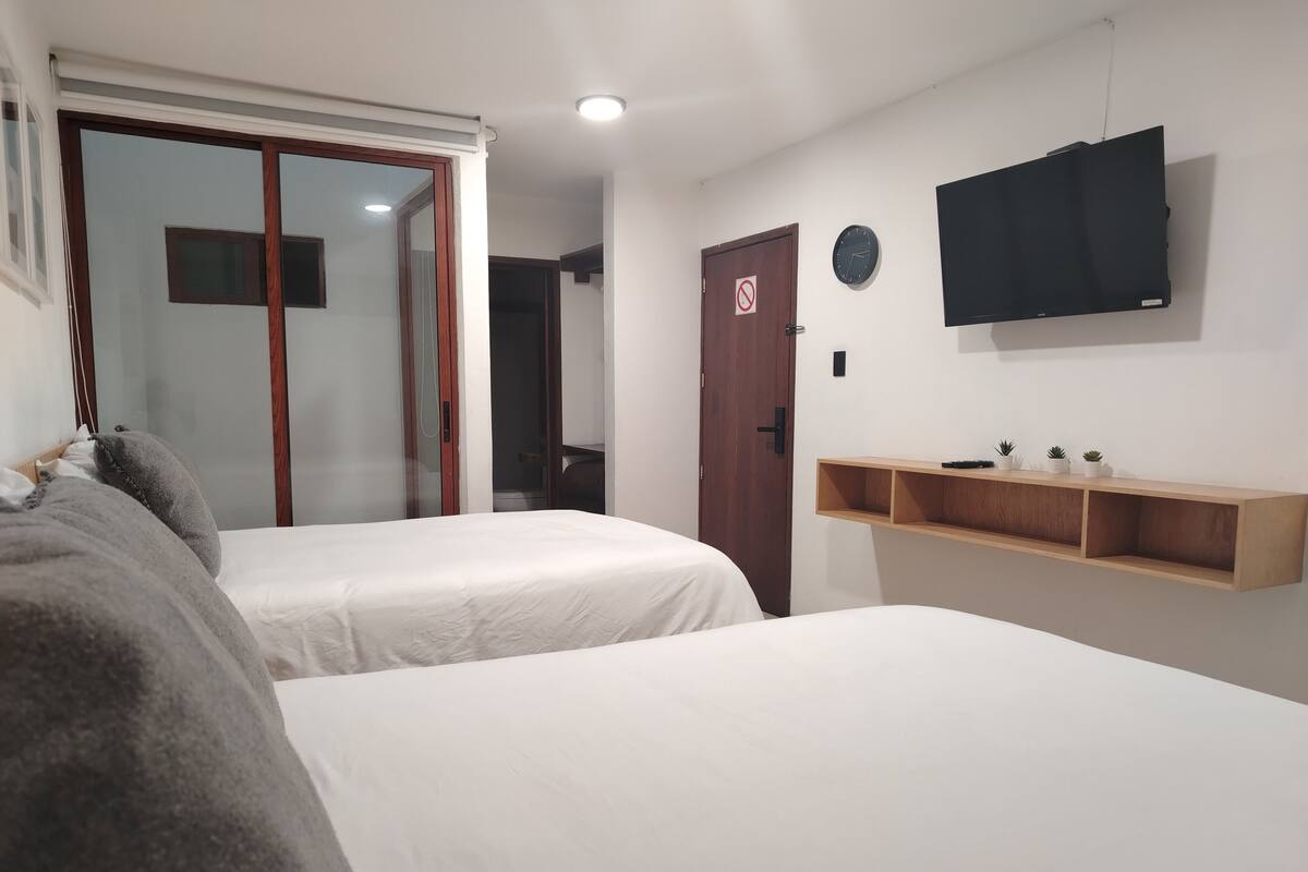 Basic Quadruple Room, Patio | Soundproofing, WiFi (free)