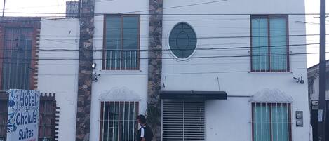 Façana frontal de l'allotjament