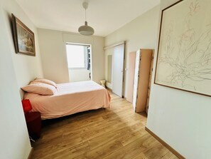 4 Schlafzimmer, Bügeleisen/Bügelbrett, WLAN, Bettwäsche