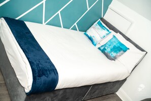 3 bedrooms, iron/ironing board, free WiFi, bed sheets - Discounted Long stays in shepherd bush (London)