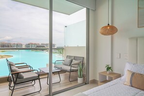 Cortinas blackout, tabla de planchar con plancha y wifi gratis