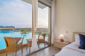 Apartment, 2 Bedrooms (4H) | Blackout curtains, iron/ironing board, free WiFi - Baia Kristal Cartagena By HostPro (Cartagena)