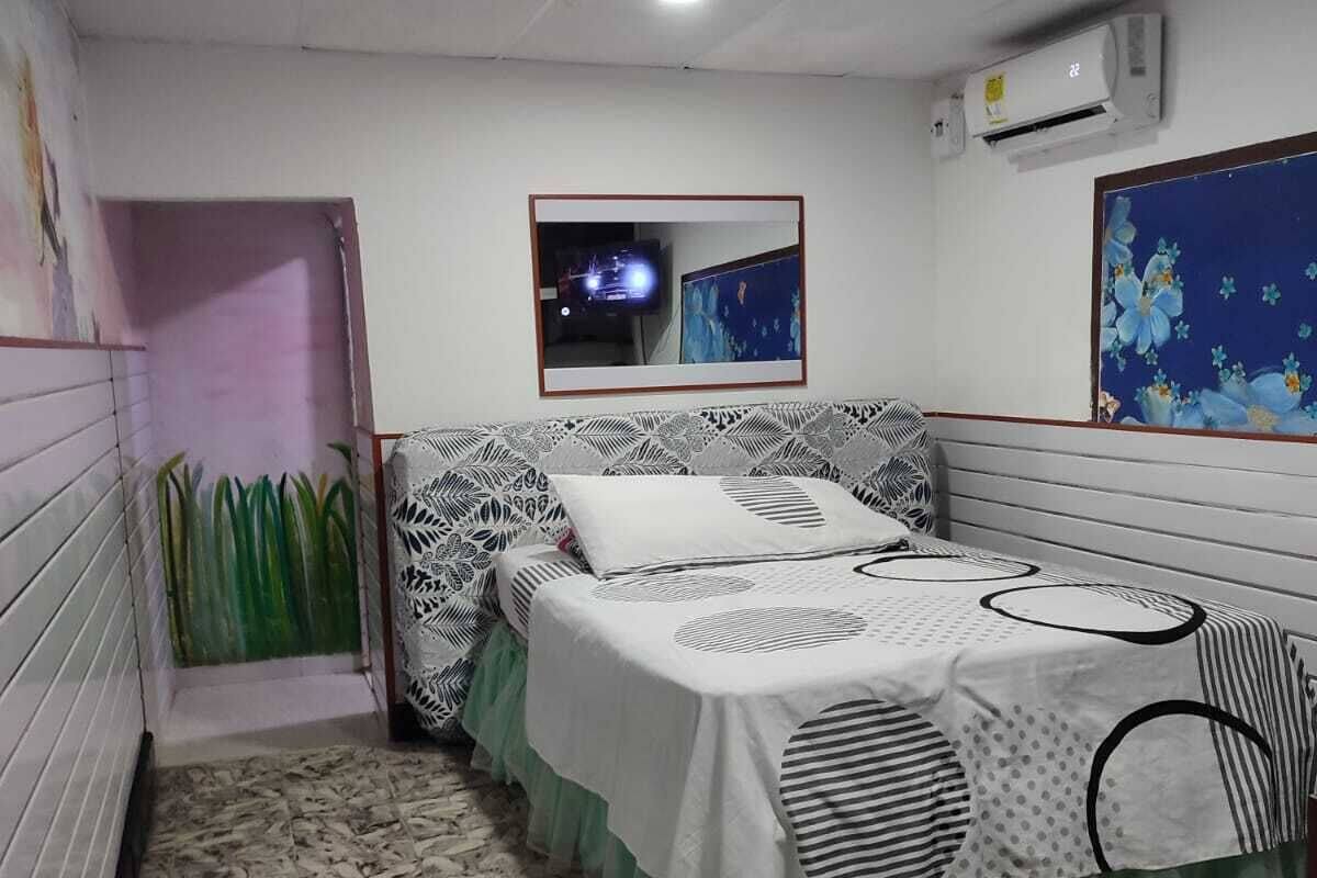 Room | Memory-foam beds, free WiFi, bed sheets