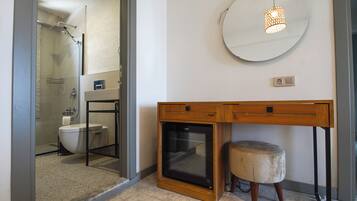 Standard Triple Room, Sea View | Bathroom | Hair dryer, towels, soap, shampoo