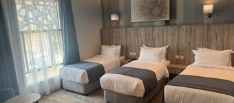 2 Hotel Suites in Tranquil Makkah with AC