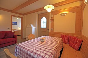 1 chambre, bureau, fer et planche à repasser, Wi-Fi gratuit