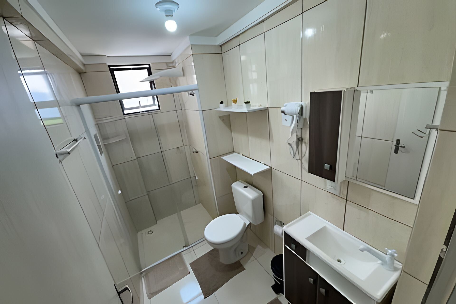 Basic Apartment | Bathroom | Shower, hair dryer, towels, soap