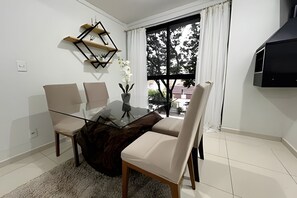 Basic Apartment | Dining - Edifício Ótima localização e Conforto (Toledo)