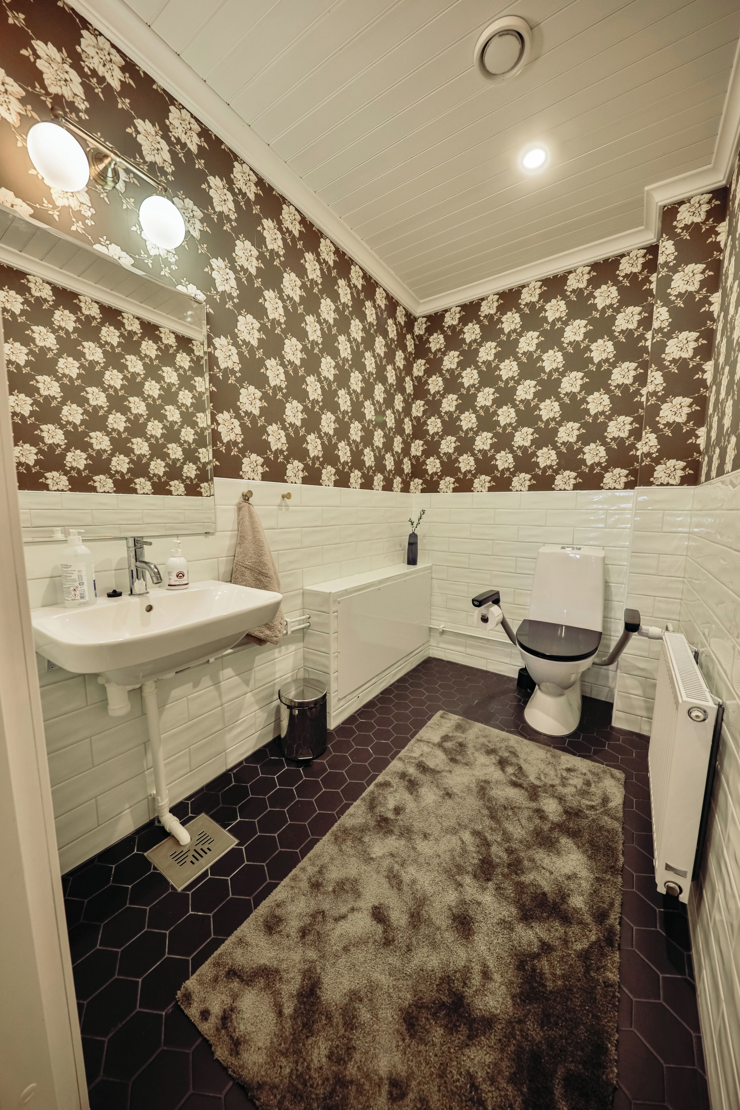 Hair dryer, bidet, towels, soap